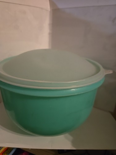 Tupperware 1424 green jadeite - #1424,